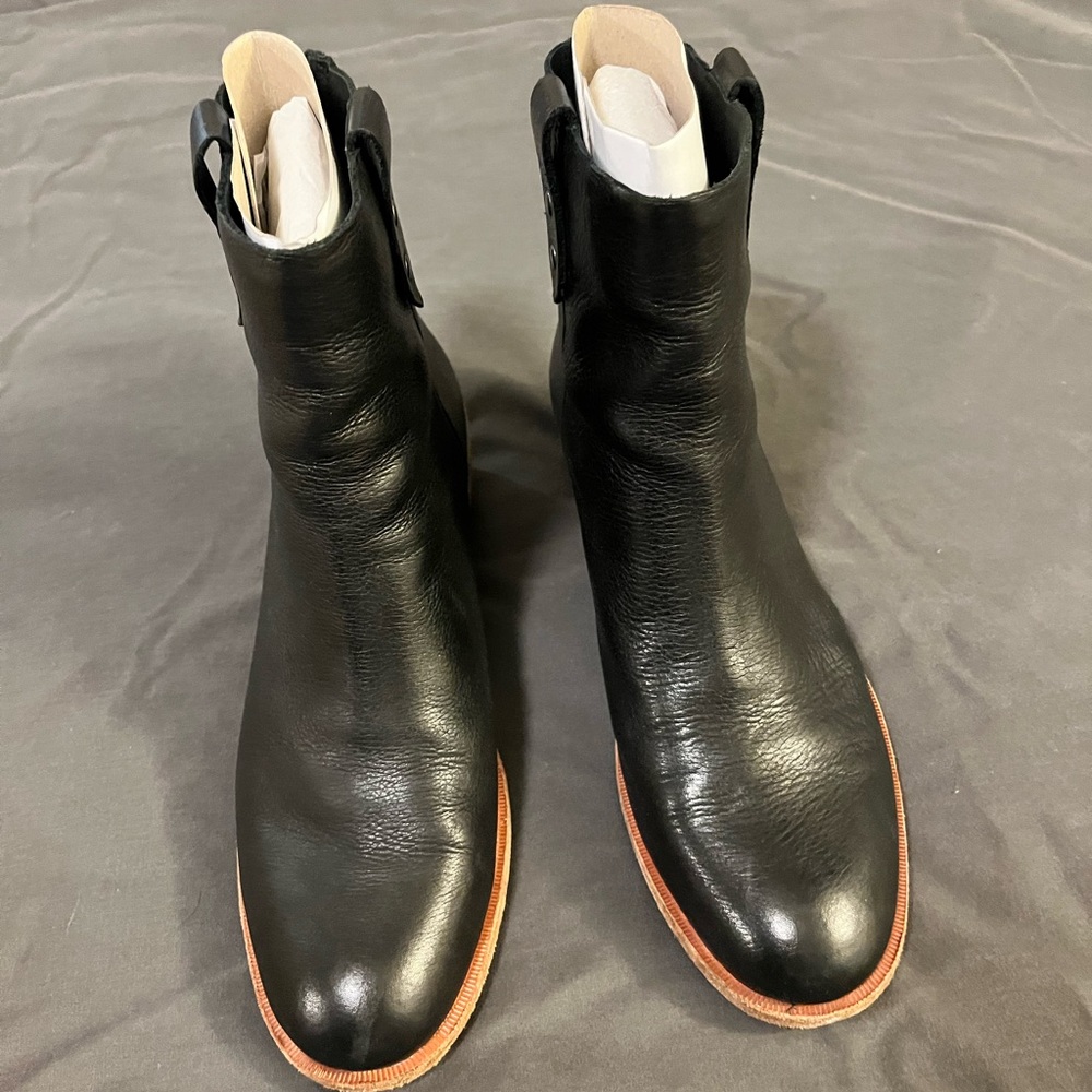Kork-Ease Kaydin Black Bootie Size 7- Hardly worn!